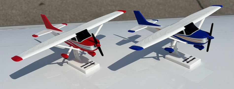 Cessna 172 Desktop Model