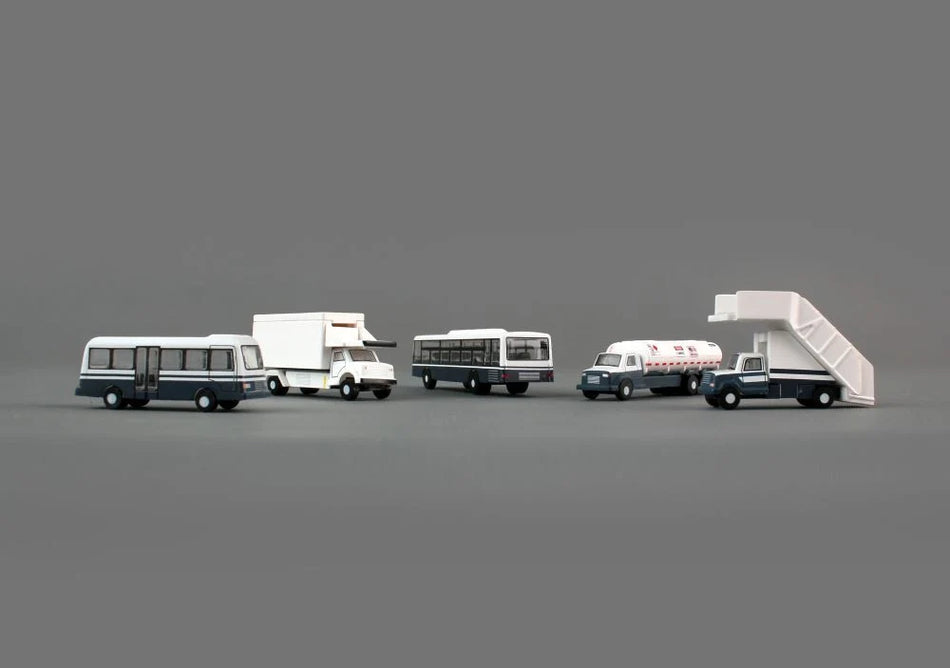 GeminiJets 1:200 Scale Aiport Service Vehicles (Buses, Trucks)