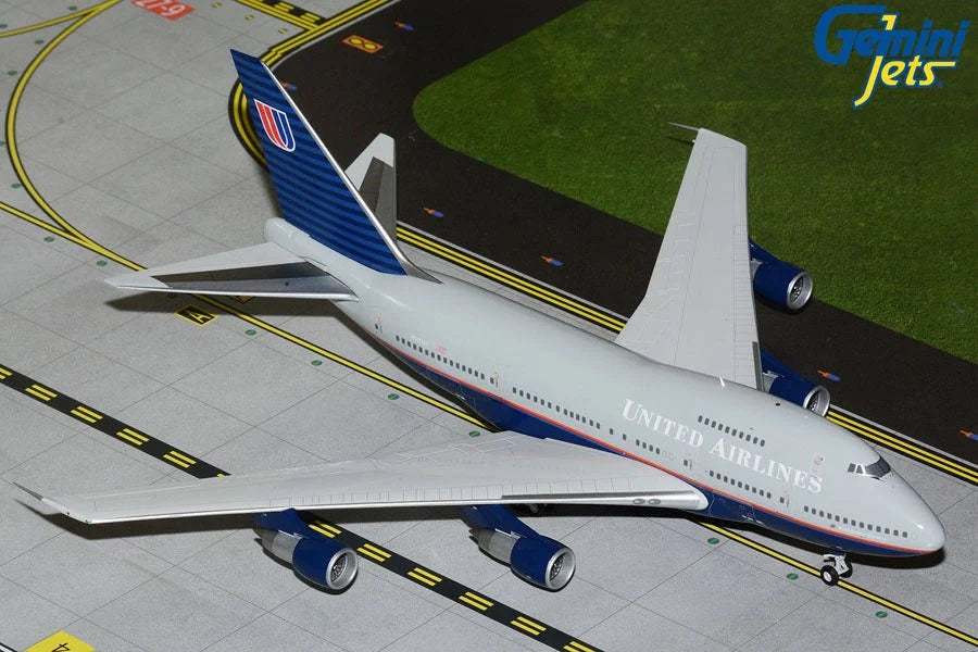 GeminiJets United N145UA battleship livery (11/25) (1:200 Scale)