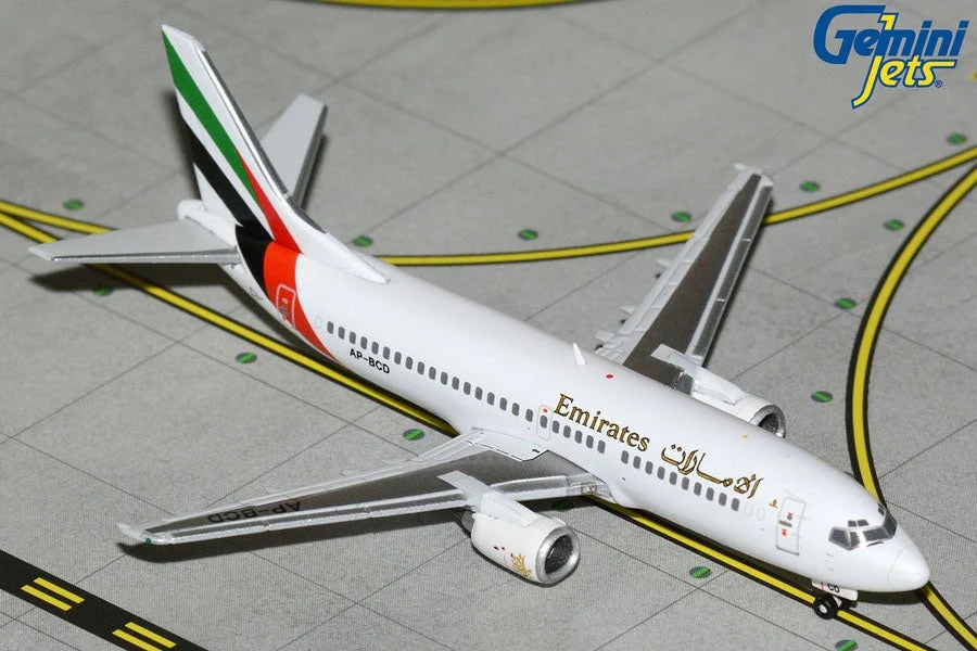 GeminiJets Emirates AP-BCD (11/25) B737-300