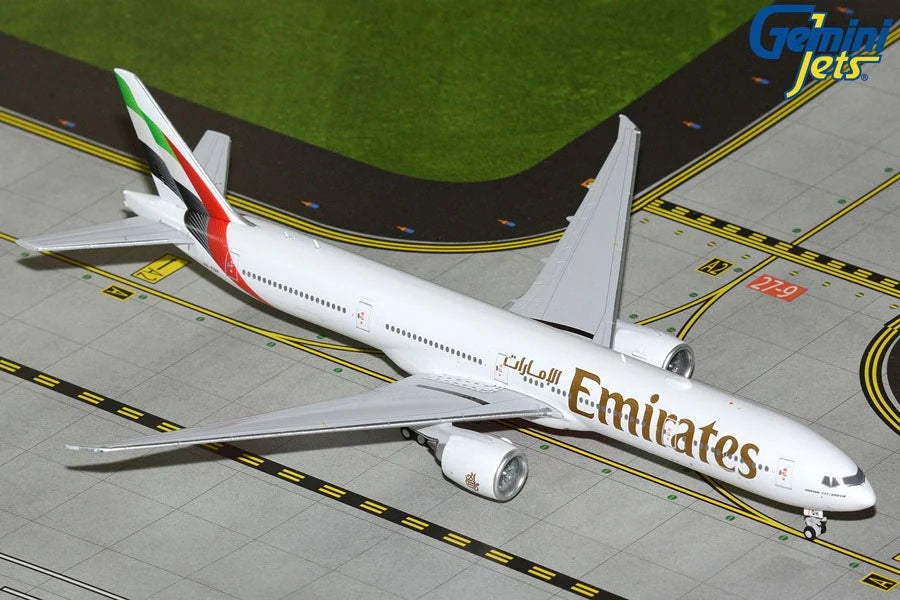 GeminiJets Emirates A6-EQH (new livery)(4/26)(1:400 Scale)